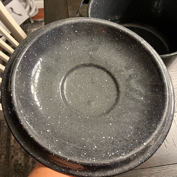 Vintage black speckled enamel ware stockpot with lid - Picture 3 of 5